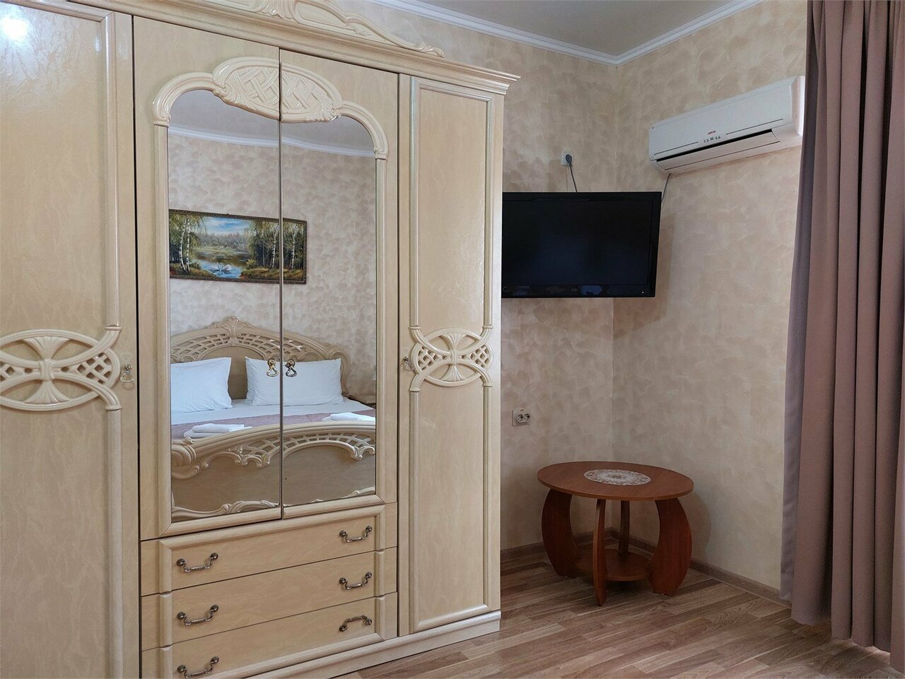 Гостиница Ле-Ди Саки